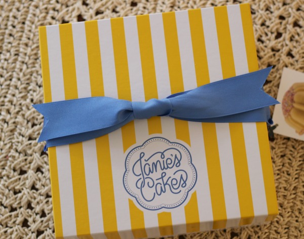 Janie's Cakes, poundcake, Dallas blogger, gourmet gift idea, gift idea to ship, corporate gift