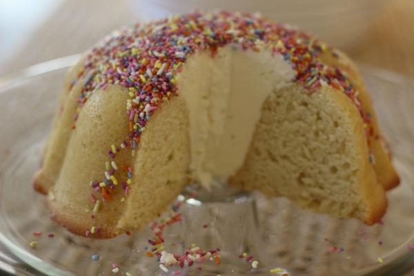 Janie's Cakes, poundcake, Dallas blogger, gourmet gift idea, gift idea to ship, corporate gift