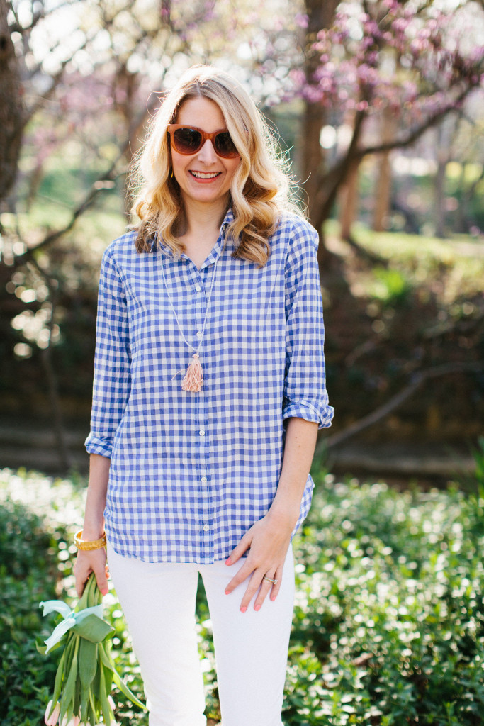 dallas blogger, j. crew, white skinny jeans, gingham, preppy, tassel necklace