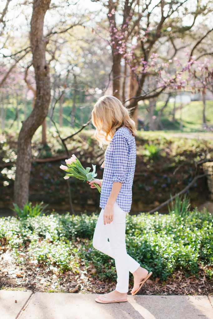 dallas blogger, j. crew, white skinny jeans, gingham, preppy, tassel necklace, yosi samra patent 