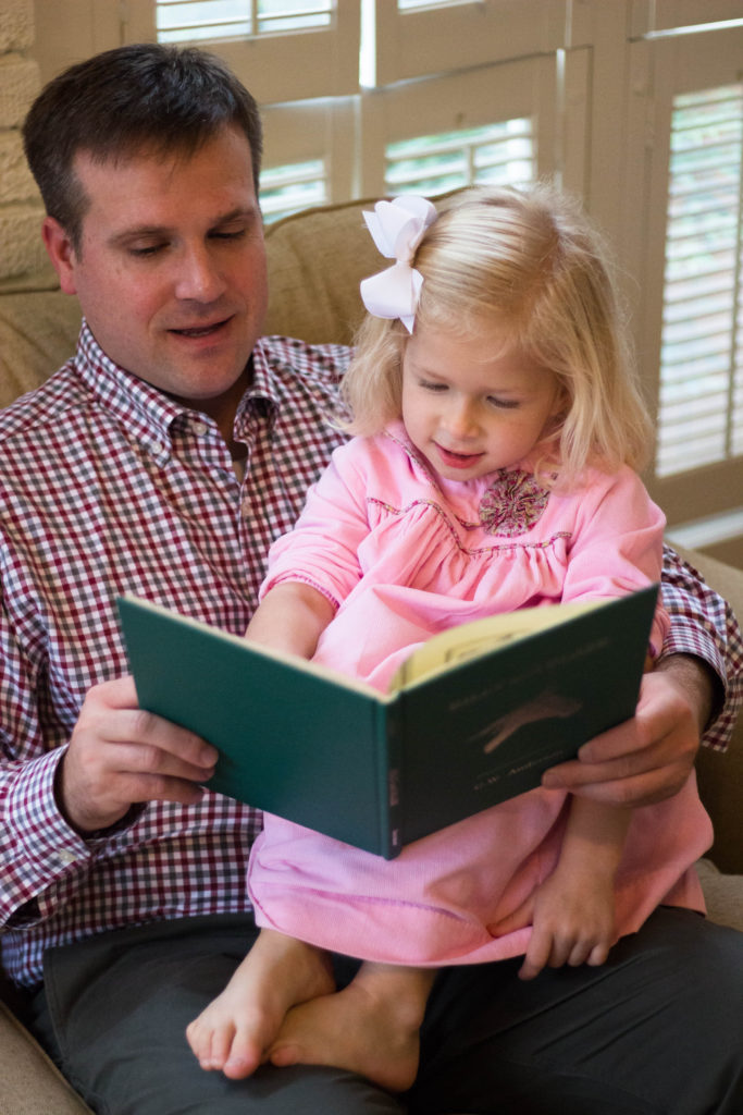 daddy daughter reading