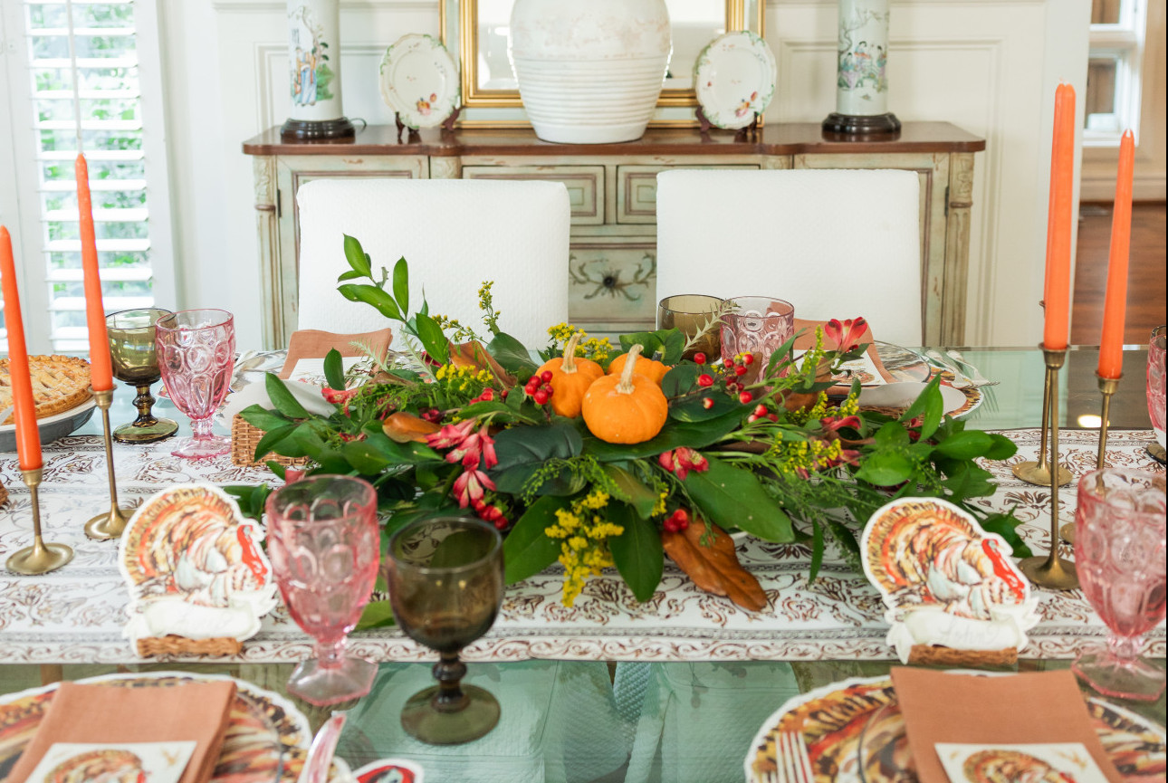 Easy Thanksgiving Table Floral Centerpiece with Mini Pumpkins