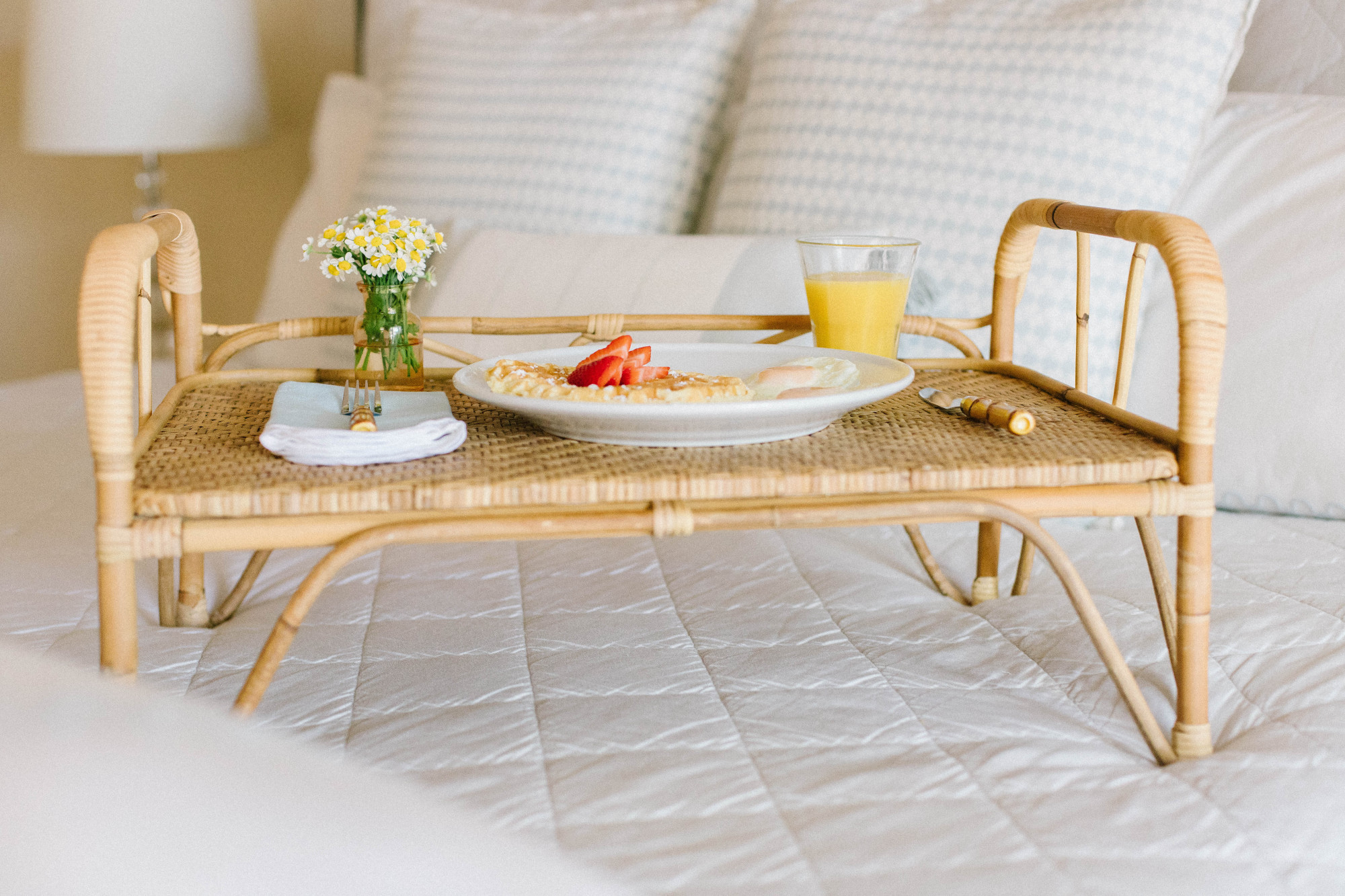 breakfast in bed tray