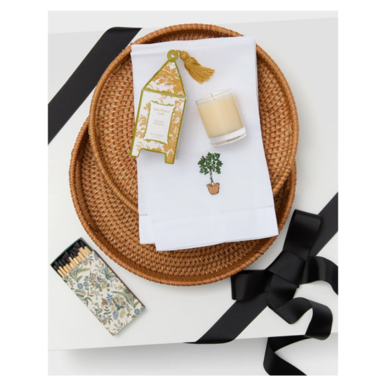 Love this beautiful gift set from Tuckernuck!